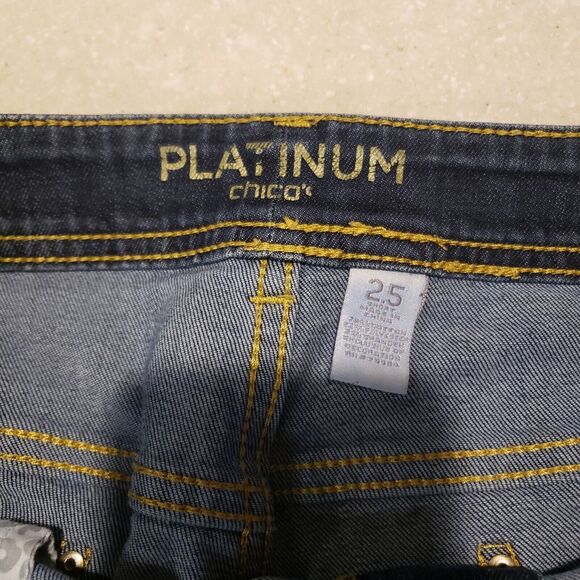Chico's Platinum Crop Jeans Blue Size 2.5 Cropped Ankle Summer Beach - Picture 2 of 10